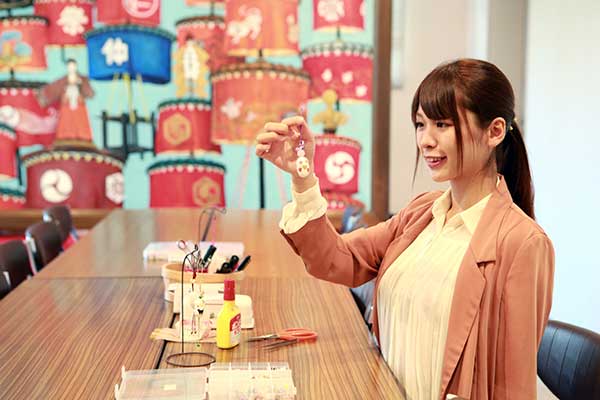 (18)笠鉾会館まゆ玉ストラップ作り